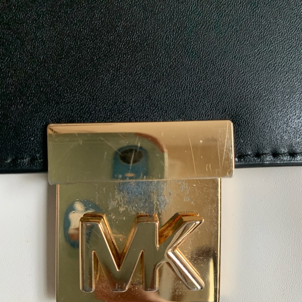 Michael Kors rare Mindy bag small (not the mini version) - Picture 4 of 10